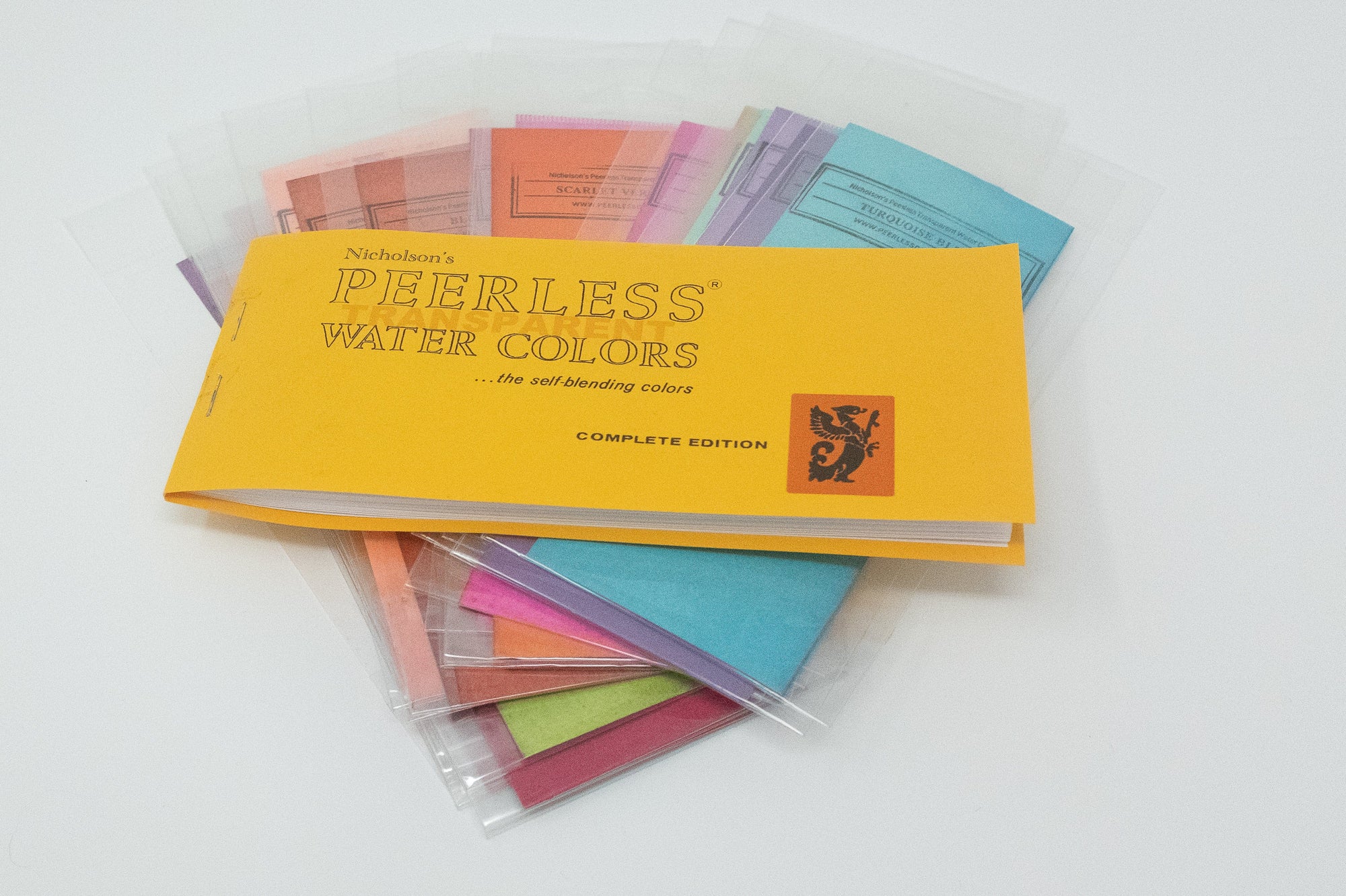 full profile view of the original complete edition. This is the first travel watercolor palette peerless watercolors ever created and it still is one of our best sellers to this very day. The 15 watercolors included are non-toxic, vibrant, and easy to use